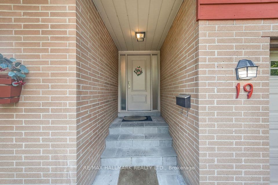 19 Talwood Drive, Toronto, ON M3B 2P4 – photo 3