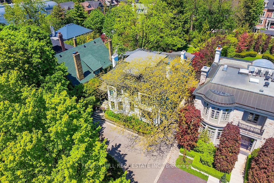 12 Shorncliffe Avenue, Toronto, ON M4V 1T1 – photo 2
