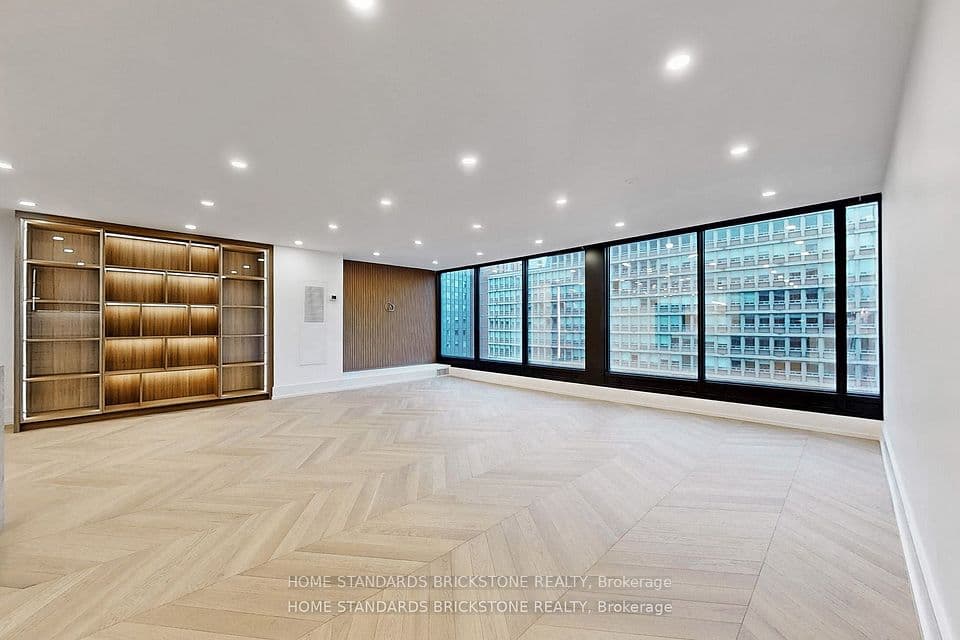 110 Bloor Street W 1009, Toronto, ON M5S 2W7 – photo 2