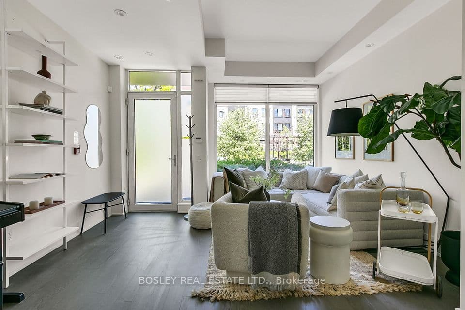 51 Paul Lane Gardens TH05, Toronto, ON M5T 2H6 – photo 2