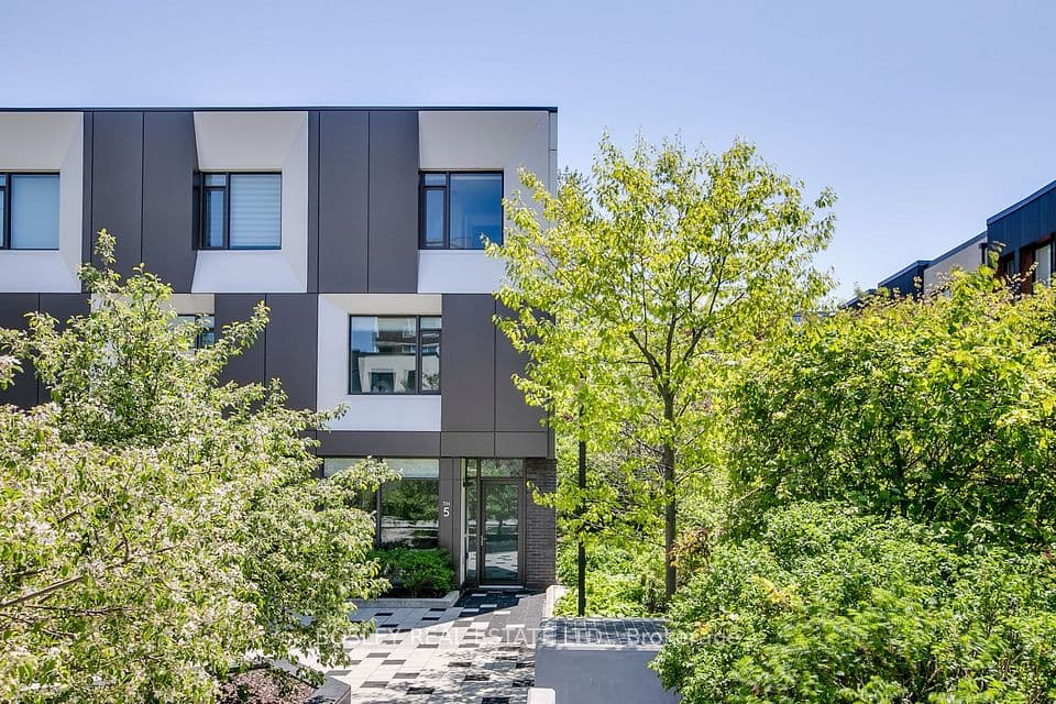 51 Paul Lane Gardens TH05, Toronto, ON M5T 2H6 – main photo