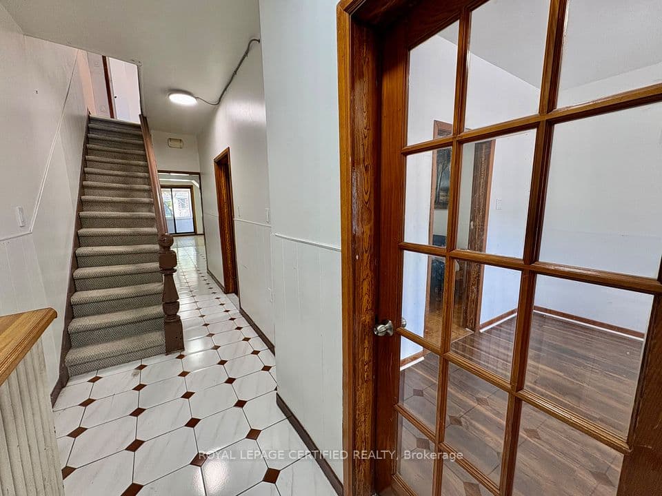 36 Mitchell Avenue, Toronto, ON M6J 1B9 – photo 2