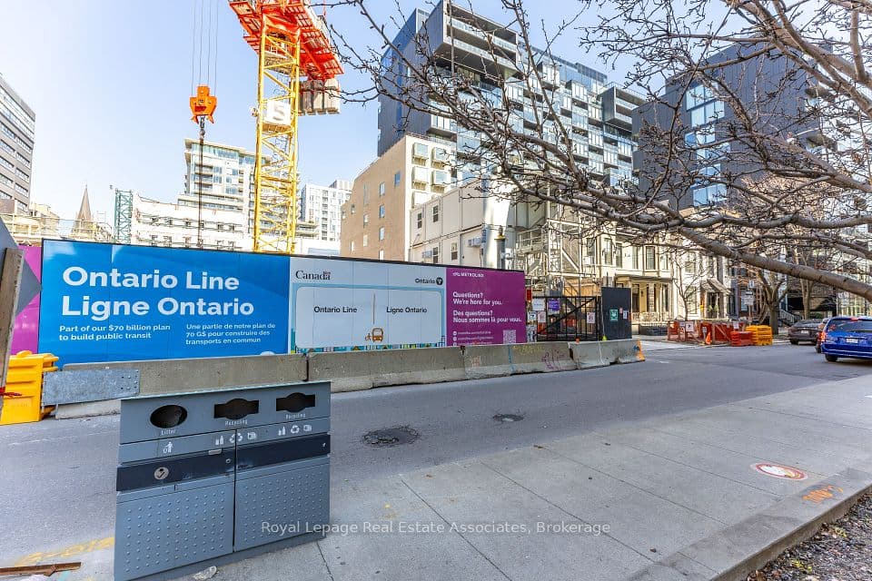 54 Stewart Street, Toronto, ON M5V 1H6 – photo 2