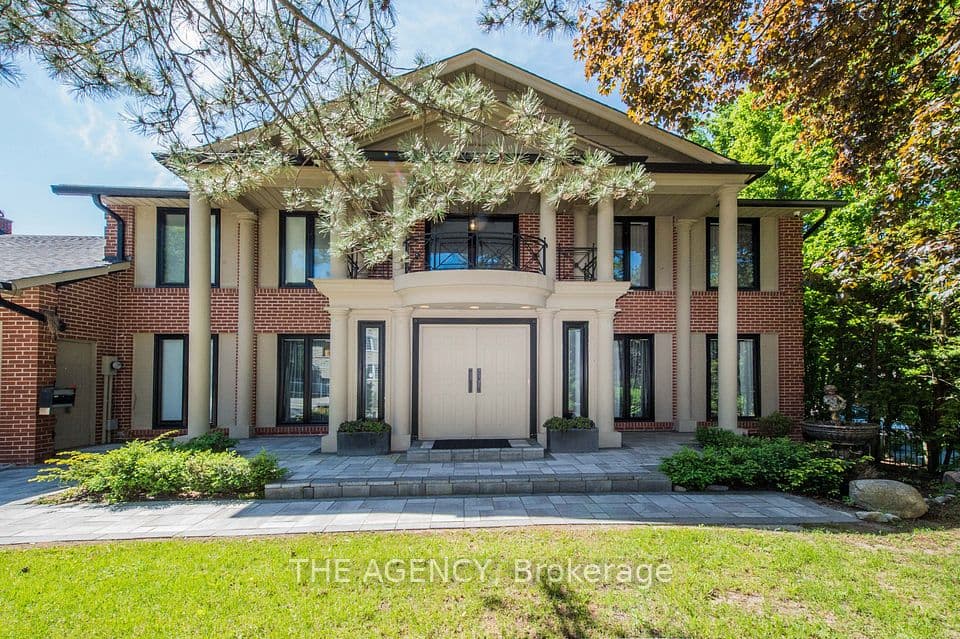 7 Shady Oaks Crescent, Toronto, ON M3C 2L4 – photo 2