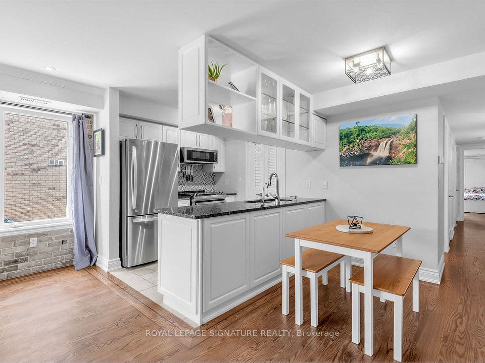 72 Aerodrome Crescent 201, Toronto, ON M4G 4J1 – photo 2