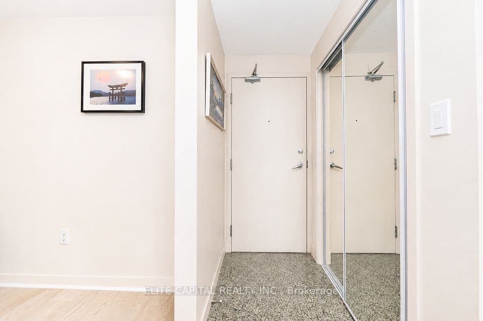 10 Navy Wharf Court 1008, Toronto, ON M5V 3V2 – main photo