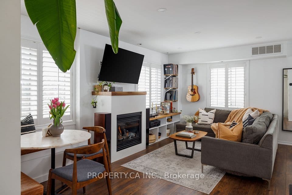 12 Sudbury Street 819, Toronto, ON M6J 3W7 – main photo