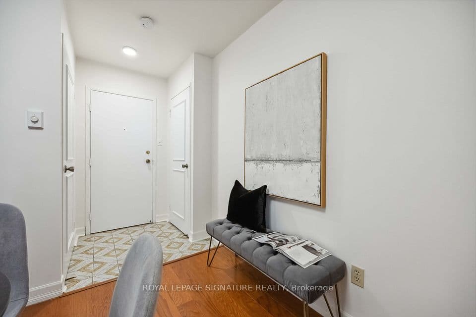 212 St. George Street 201, Toronto, ON M5R 2N5 – photo 2