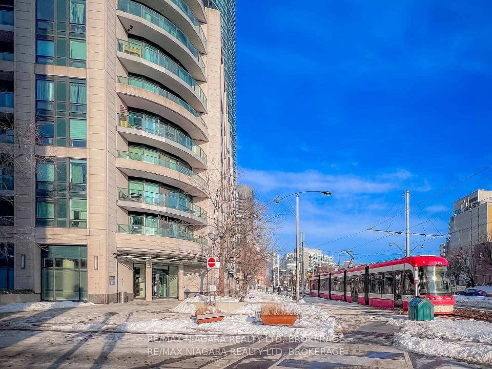 600 Fleet Street 1601, Toronto, ON M5V 1B7 – photo 2