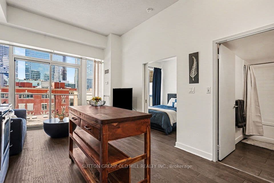 126 Simcoe Street 713, Toronto, ON M5H 4E6 – photo 3