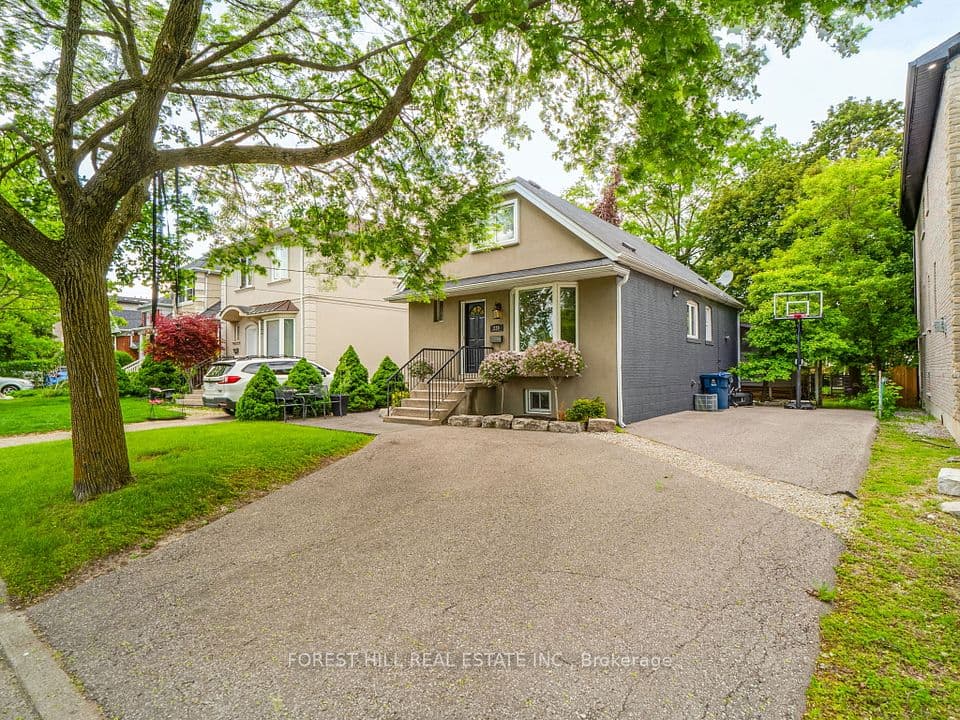 236 Cameron Avenue, Toronto, ON M2N 1E7 – main photo