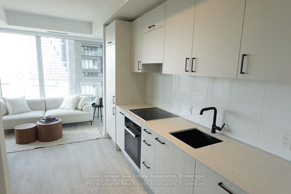 1 Quarrington Lane 1004, Toronto, ON M3C 0S4 – photo 3