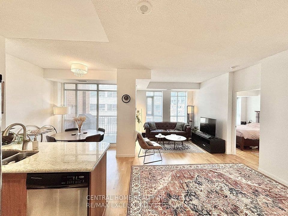 900 Mount Pleasant Road 426, Toronto, ON M4P 3J9 – photo 3