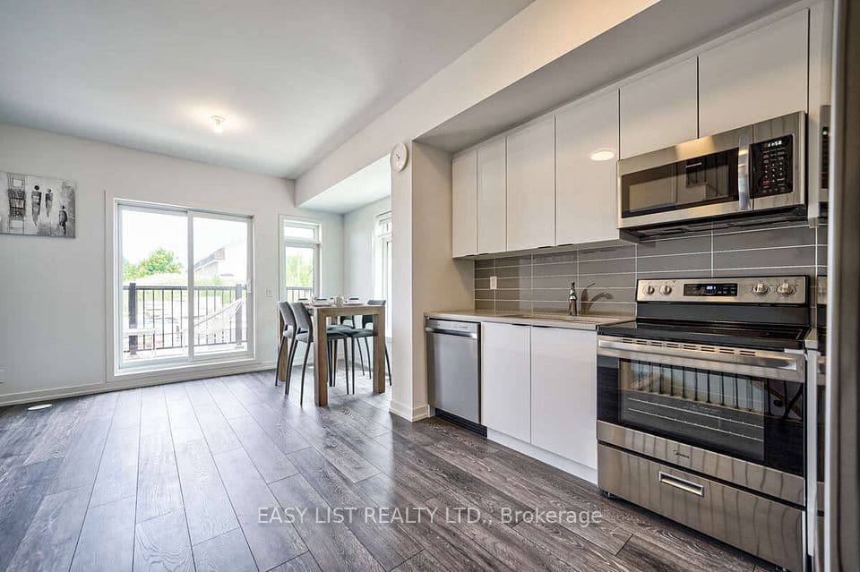 27 Spruce Pines Crescent, Toronto, ON M4A 0A9 – main photo