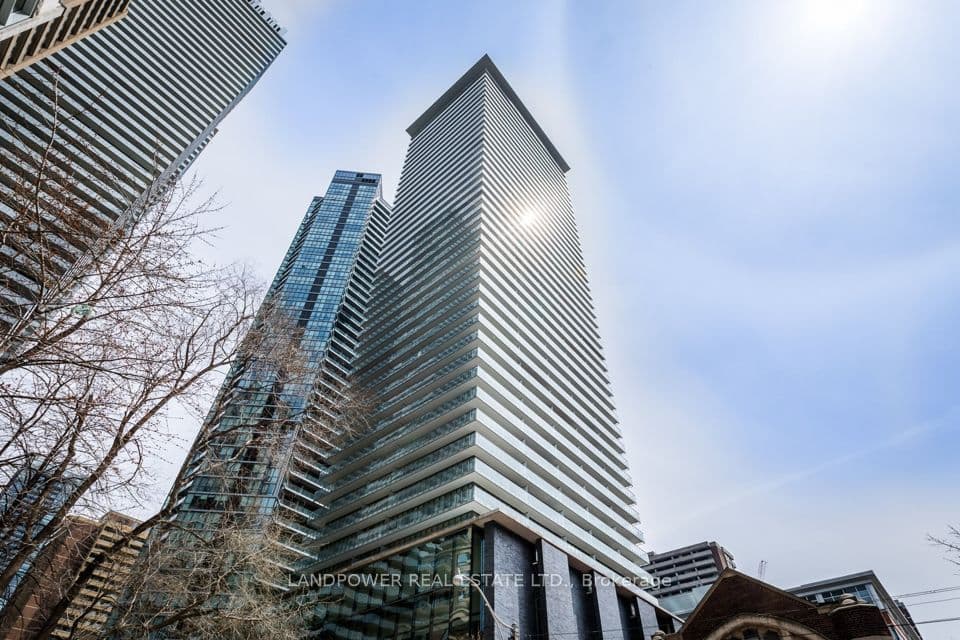 33 Charles Street E 1506, Toronto, ON M4Y 0A2 – main photo