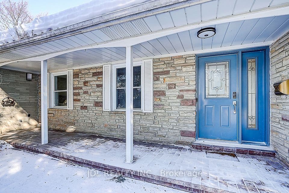 15 Crossburn Drive, Toronto, ON M3B 2Z3 – photo 2