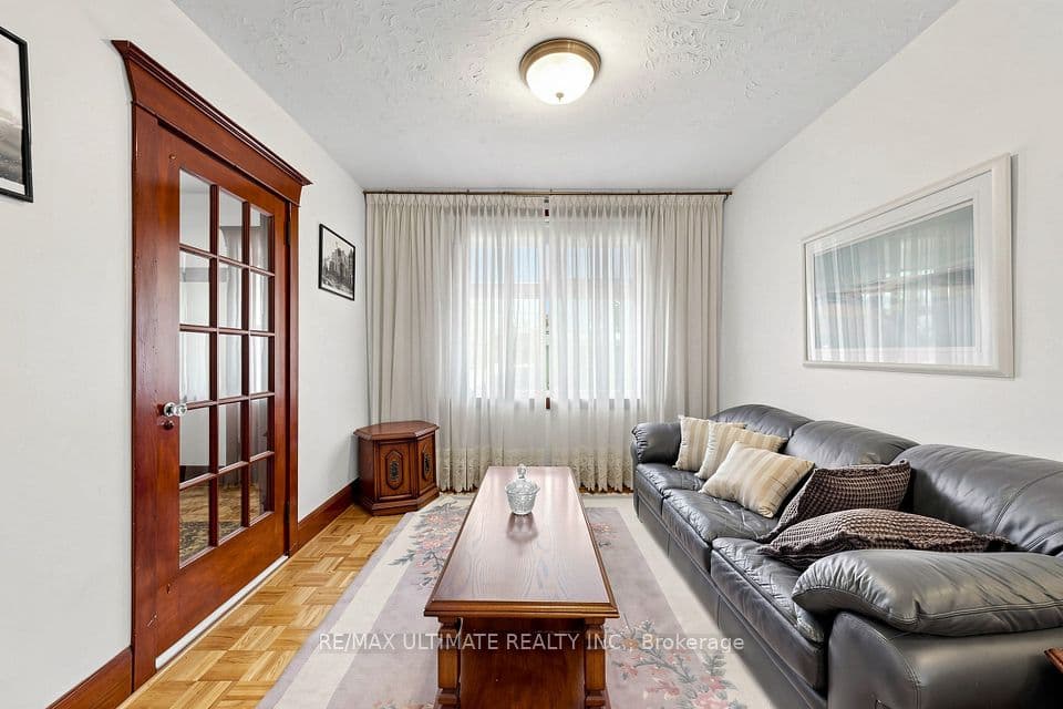 494 Oakwood Avenue W, Toronto, ON M6E 2W7 – photo 3