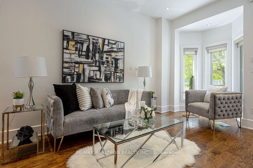 93 Walnut Avenue, Toronto, ON M5V 2S1 – main photo