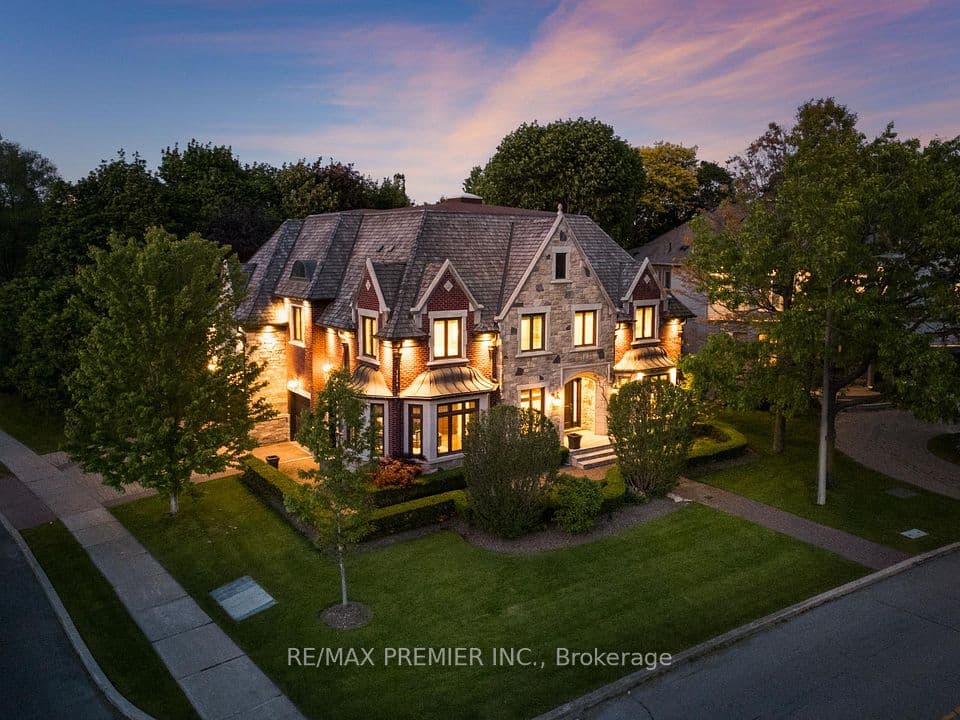 35 Normandale Crescent, Toronto, ON M2P 1M7 – photo 2