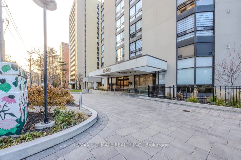 240 Heath Street W 201, Toronto, ON M5P 3L5 – photo 2