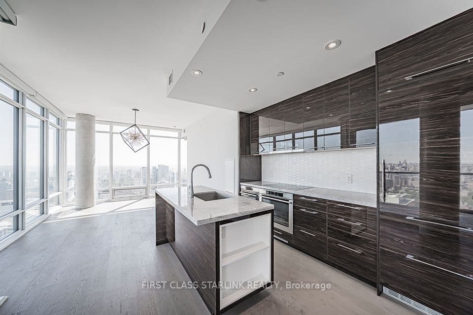 488 University Avenue 4802, Toronto, ON M5G 0C1 – photo 2