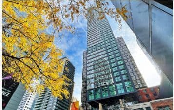 327 King Street W 703, Toronto, ON M5V 0W7 – main photo