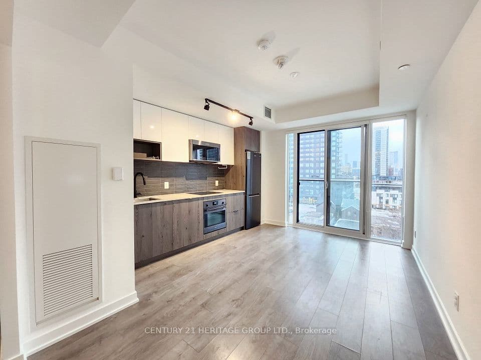 5 Defries Street 619, Toronto, ON M5A 0W7 – photo 2