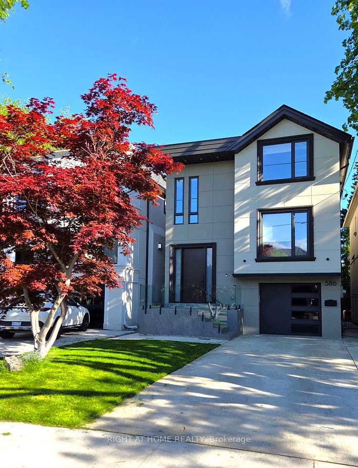 586 Broadway Avenue E, Toronto, ON M4G 2S5 – main photo