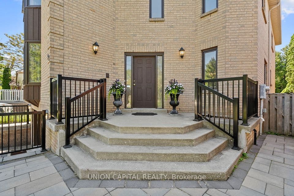 99 Abitibi Avenue, Toronto, ON M2M 2V5 – photo 3