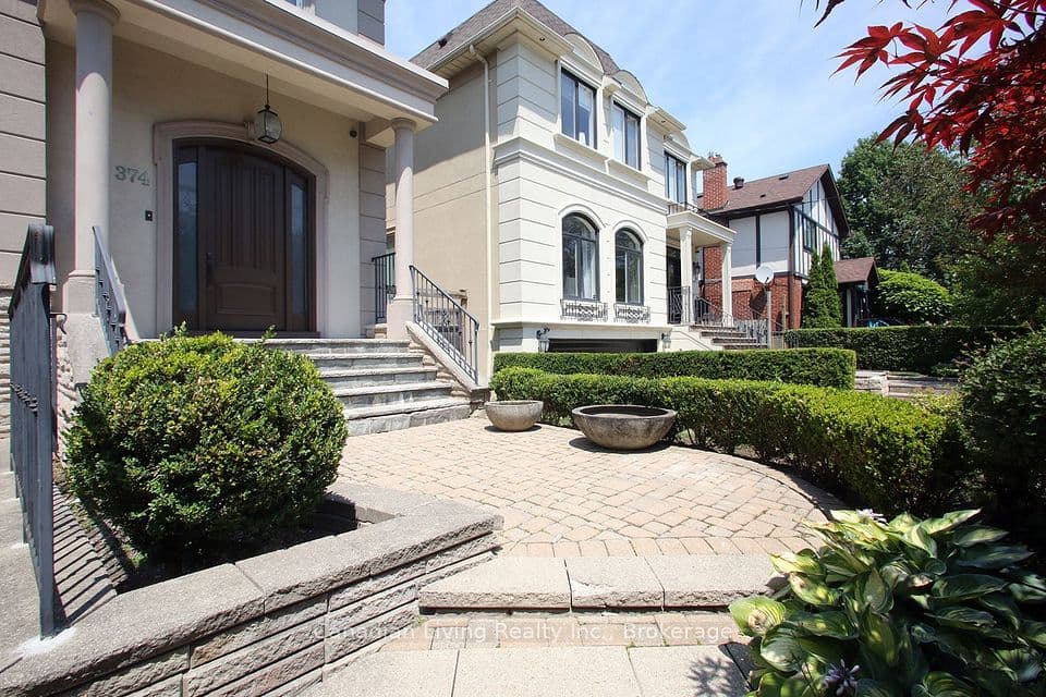 374 Glengarry Avenue, Toronto, ON M5M 1E8 – photo 3
