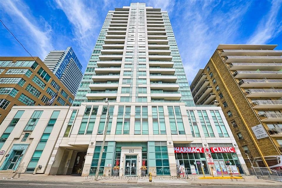 212 Eglinton Avenue E 1012, Toronto, ON M4P 0A3 – main photo
