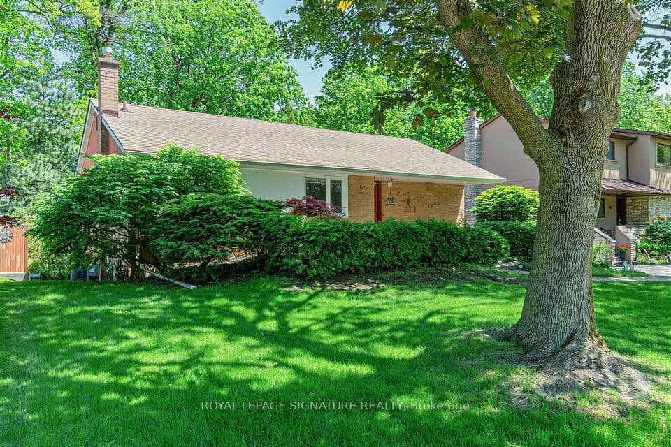 69 Greenland Road, Toronto, ON M3C 1N4 – main photo