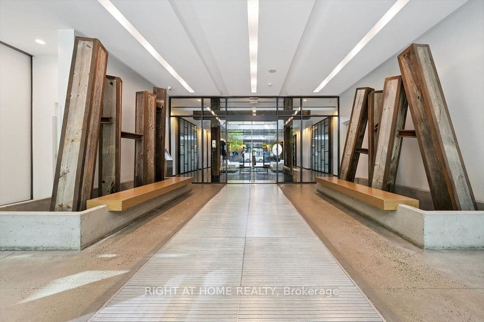 1030 King Street W 418, Toronto, ON M6K 3N3 – photo 3