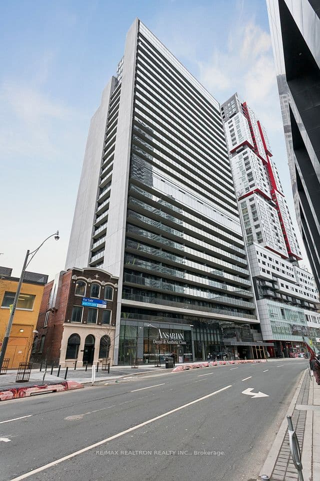 330 W Richmond Street W 307, Toronto, ON M5V 1X2 – photo 3
