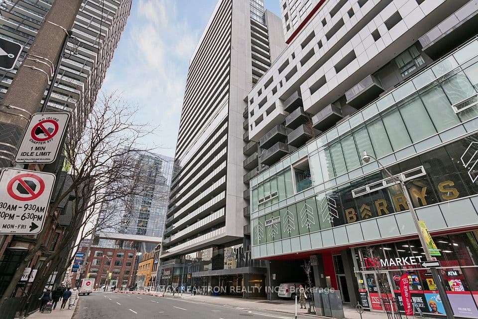 330 W Richmond Street W 307, Toronto, ON M5V 1X2 – main photo