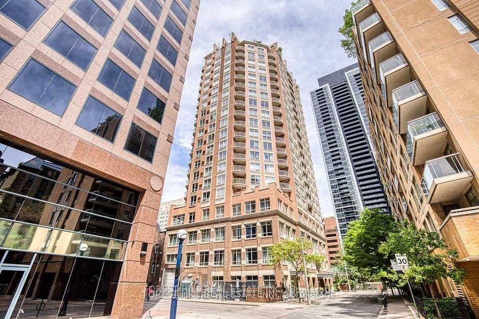 100 Hayden Street 801, Toronto, ON M4Y 3C7 – main photo