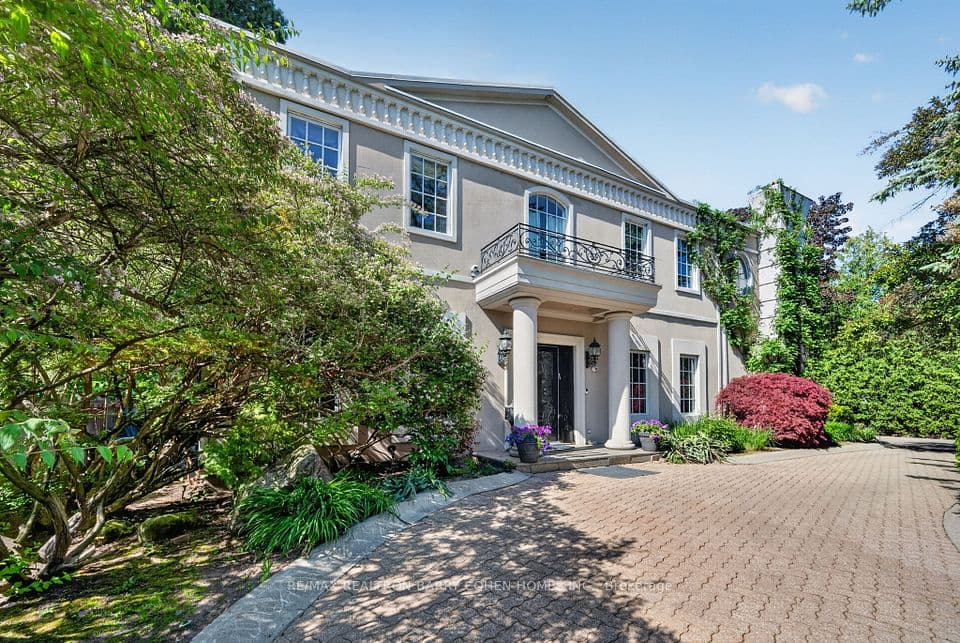 21 Fifeshire Road, Toronto, ON M2L 2G4 – main photo