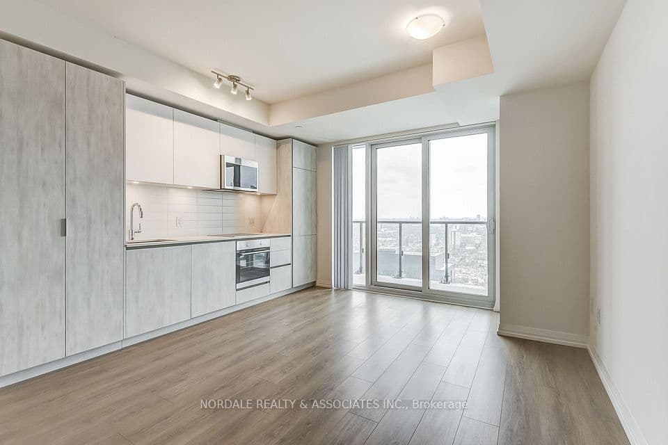 28 Widmer Street 3127, Toronto, ON M5V 0T2 – photo 3