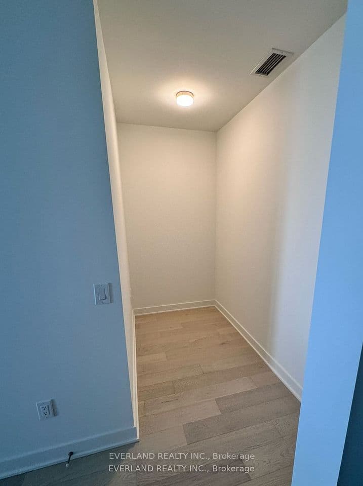 11 Yorkville Avenue 4803, Toronto, ON M4W 1L2 – photo 3