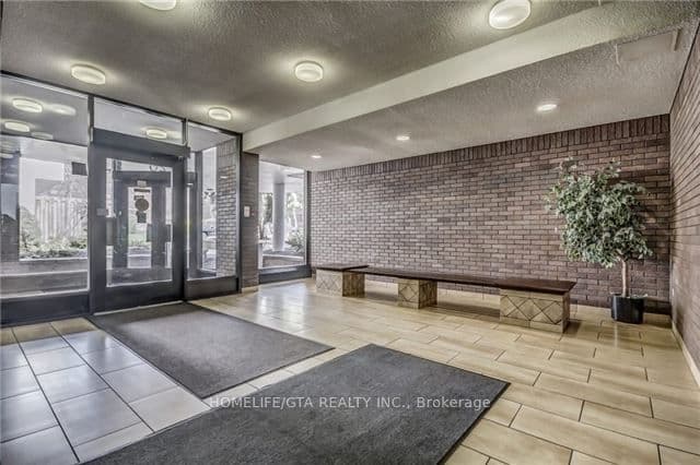 20 Sunrise Avenue 308, Toronto, ON M4A 2R2 – photo 3