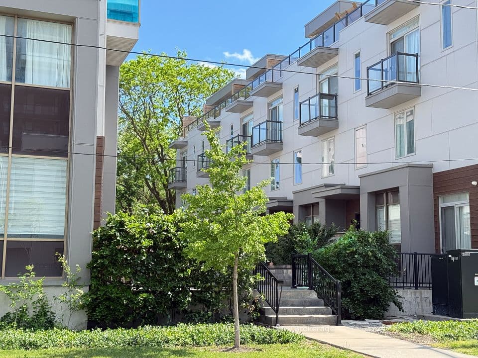 25 Dervock Crescent 2, Toronto, ON M2K 0G7 – photo 2