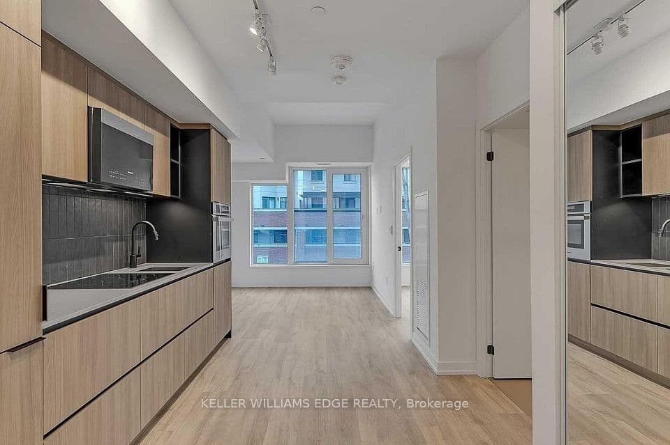 2 Augusta Avenue 202, Toronto, ON M5V 0T3 – photo 2