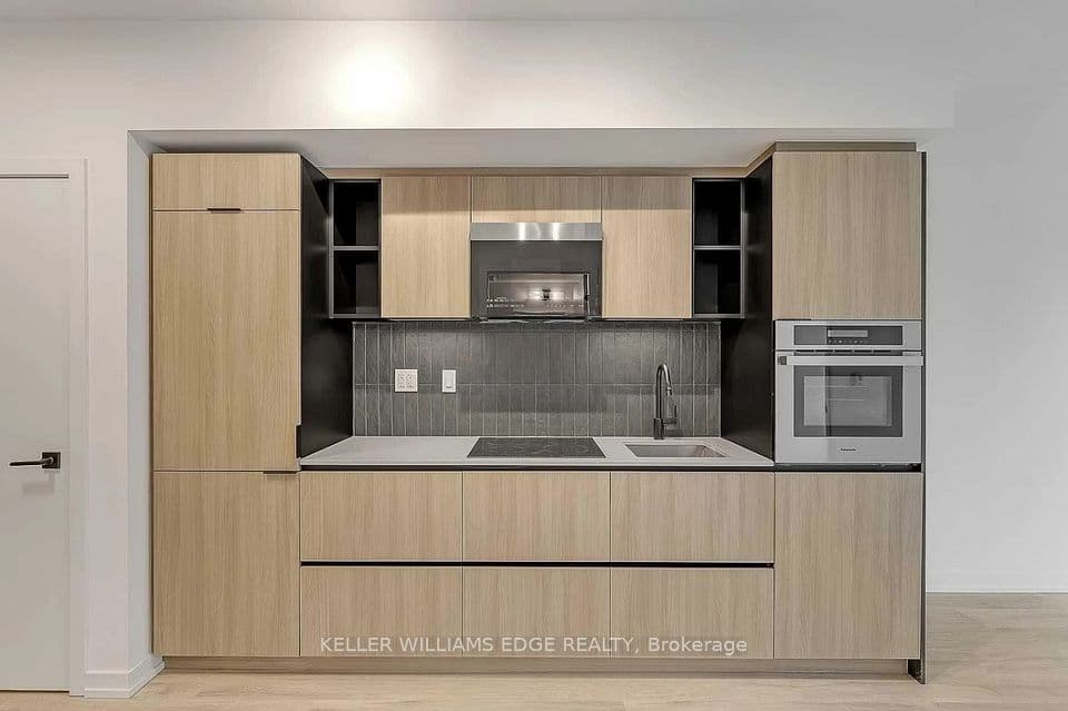 2 Augusta Avenue 202, Toronto, ON M5V 0T3 – photo 3