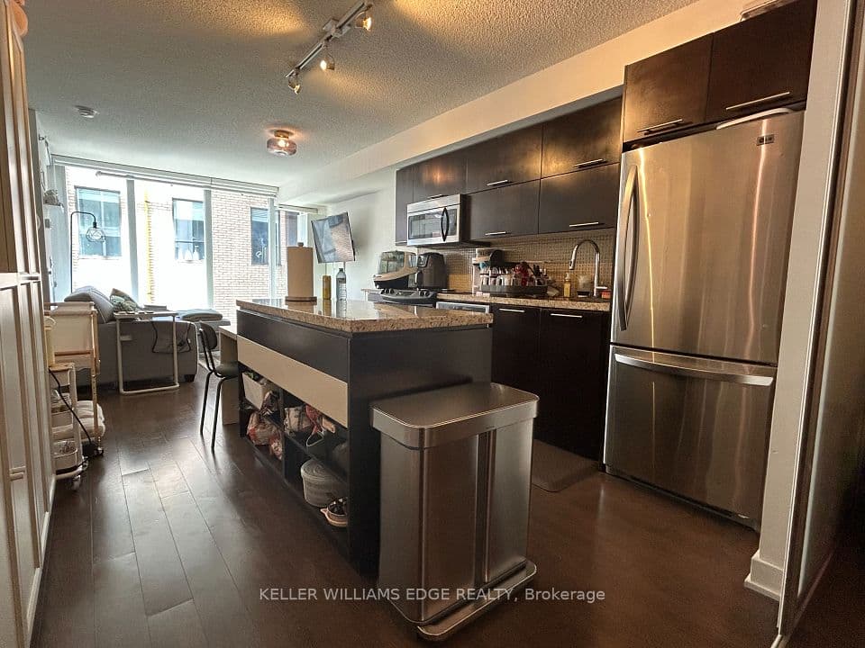 21 Nelson Street 331, Toronto, ON M5V 1T8 – photo 3