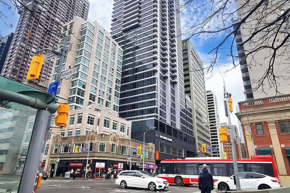395 Bloor Street 2109, Toronto, ON M4W 0B4 – main photo