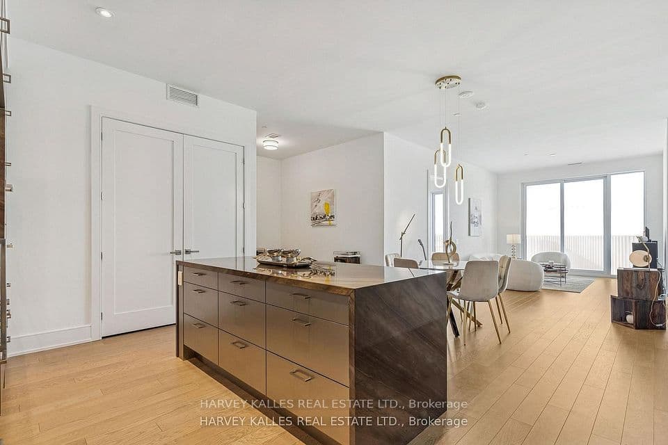 155 Merchants' Wharf Avenue 701, Toronto, ON M5A 0Y4 – photo 3