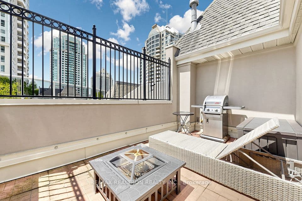 3 Rean Drive Th16, Toronto, ON M2K 3C2 – photo 2