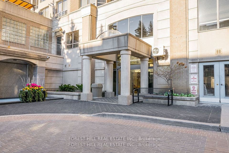 5418 Yonge Street 902, Toronto, ON M2N 6X4 – main photo
