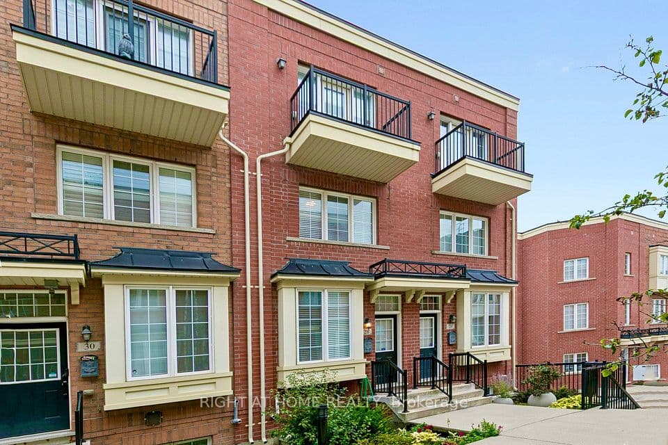 28 Raffeix Lane, Toronto, ON M5A 0G5 – main photo