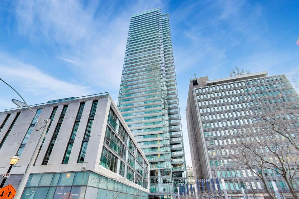 33 Lombard Street 4004, Toronto, ON M5C 3H8 – main photo